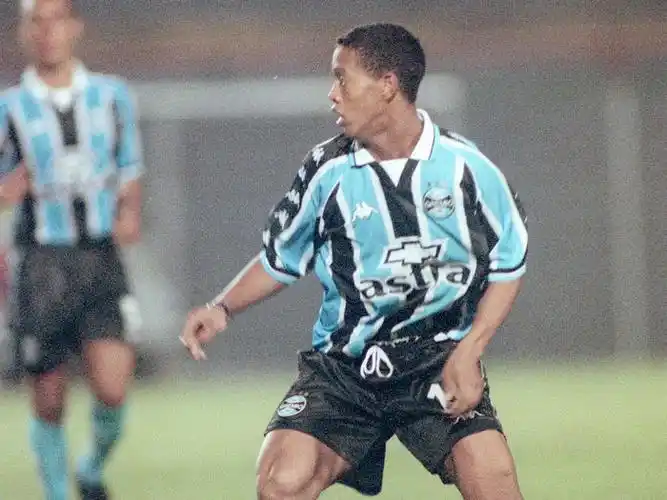 而中国足球 而中国足球